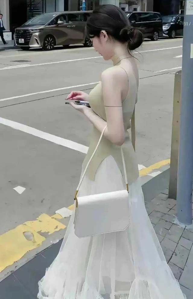 分析女友不回微信的情感背景与心态