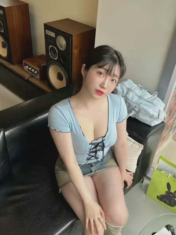 金鹰B座开业不足一周便开始收费停车，引发消费者不满